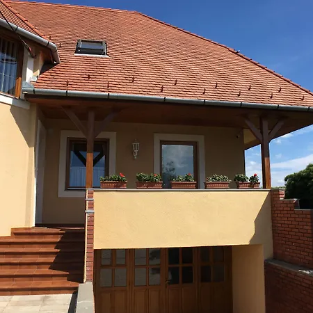 Hevizquelle Apartment *